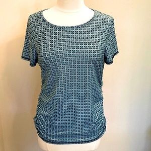 Lands’ End Sport Green White Geometric Print Short Sleeve Casual Top Size Medium